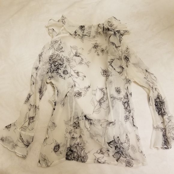 Elegant and feminine blouse by Anne Fontaine - Picture 7 of 7